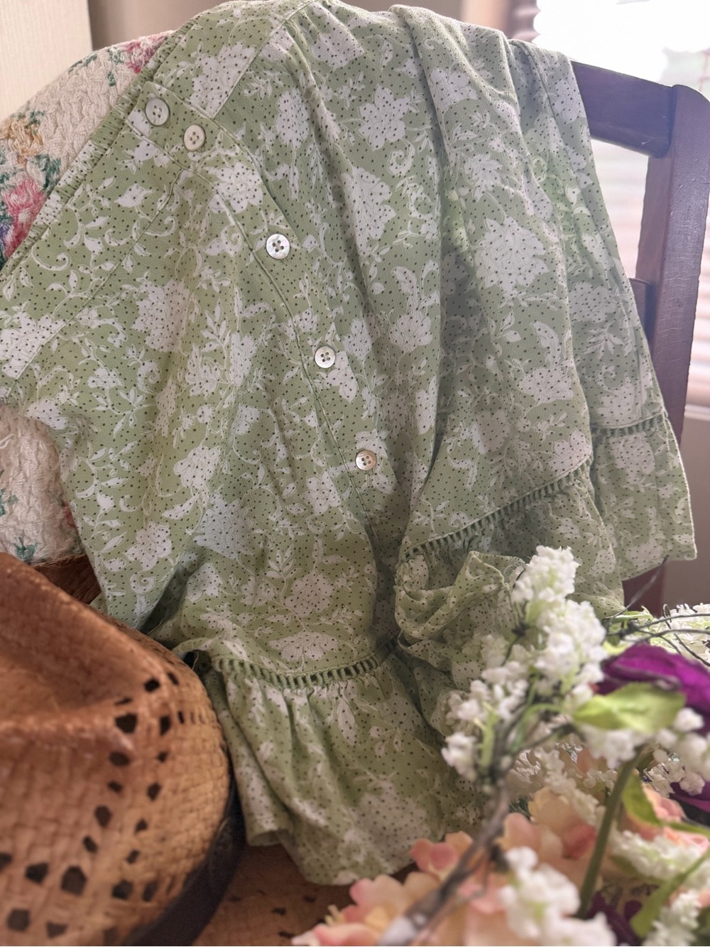 **Shyanne Light Green Floral Button-Front Ruffle Mini Skirt** - EUC